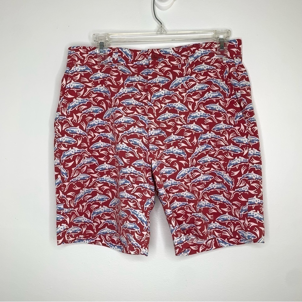 Vineyard Vines performance red fish print shorts